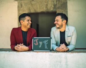 Image-Rectangular-Josue-y-FabioCelebrando-Juntos-1-300x238