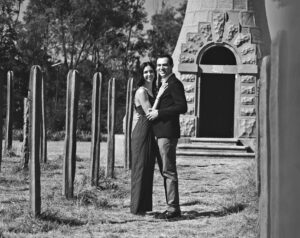 Image-Rectangular-Karen-y-Ruben-Celebrando-Juntos-2-300x238