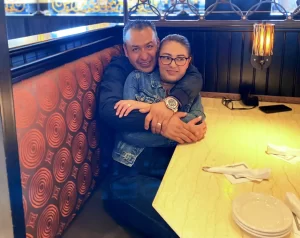 Image-Rectangular-Nanci-y-Alfredo-Celebrando-Juntos-1_-300x238