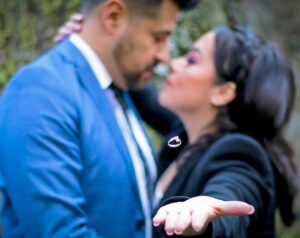 Image-Rectangular-Tania-y-Ernesto-Celebrando-Juntos-1-300x238