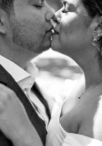 Image-V-Adriana-y-Luis-Celebrando-Juntos-1-210x300