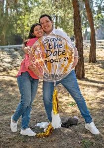 Image-V-Giovanna-y-Carlos-Celebrando-Juntos-1-210x300