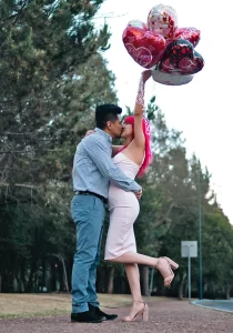 Image-V-Isamar-y-Miguel-Celebrando-Juntos-2-210x300