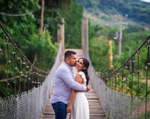 Image-Rectangular-Boda-Jessica-y-Marco-Celebrando-Juntos-1-300x238