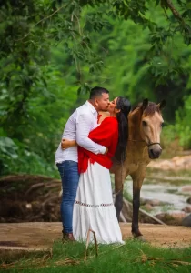 Image-V-Boda-Jessica-y-Marco-Celebrando-Juntos-2-210x300