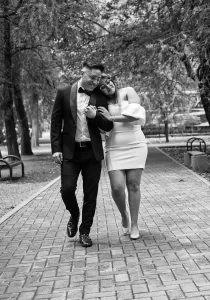 Image-V-Boda-Naye-y-Cesar-Celebrando-Juntos-1-210x300