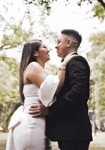 Image-V-Boda-Naye-y-Cesar-Celebrando-Juntos-2-210x300